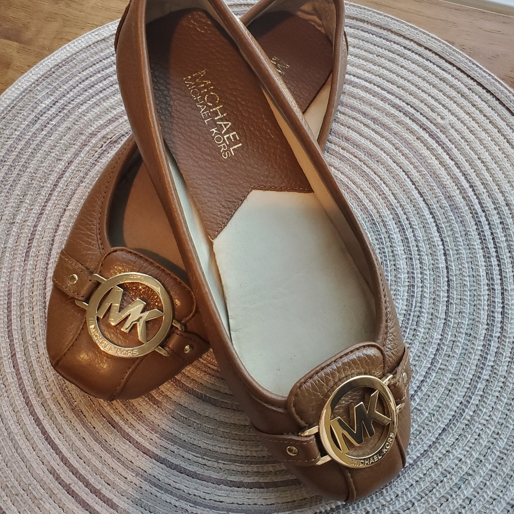 Michael Kors Brown Leather/Gold Flats